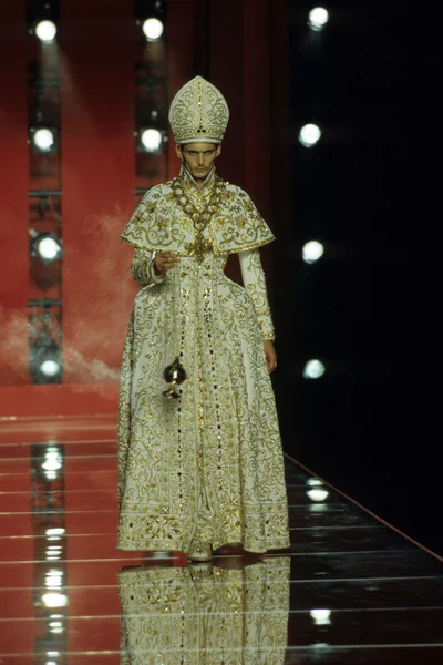 Look 1